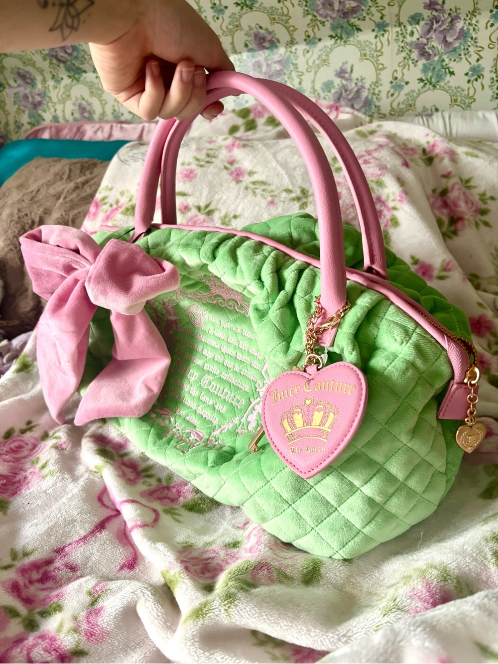 Juicy Couture NWOT Green Quilted bowler bag purse with Pink and gold Accents - Picture 2 of 6